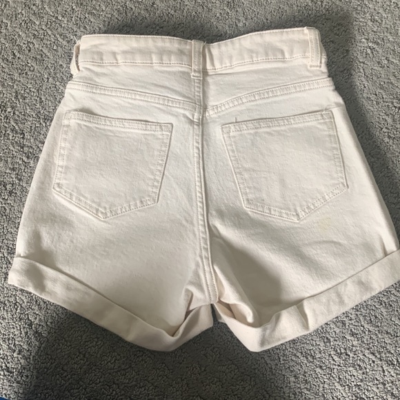 H&M High Waisted Khaki Shorts - Picture 2 of 3